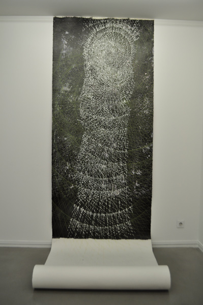 I hear the water dreaming, crayons de couleur, encre et trouées sur papier 300x113cm, 2012