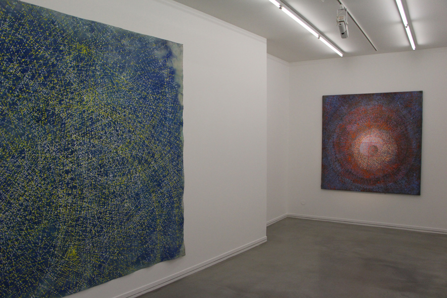 Bleu, Jaune, Acrylique sur toile, 220x200cm, 2015 / Micrométrie, acrylique et graphite sur toile, 150x150cm, 2016