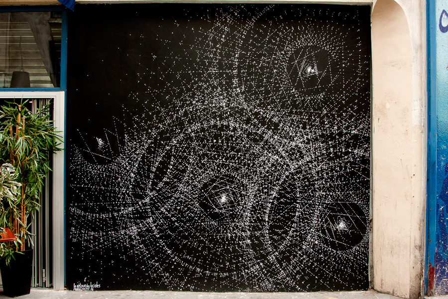 Marie Lepetit, Le retour des Lucioles, 300*330cm, Mur rue Saint-Martin, Paris, été 2010